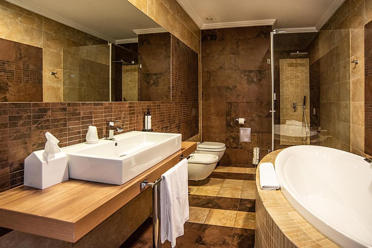 Hotel Bonifacio Spa&Sport Resort Sochocin Extérieur photo